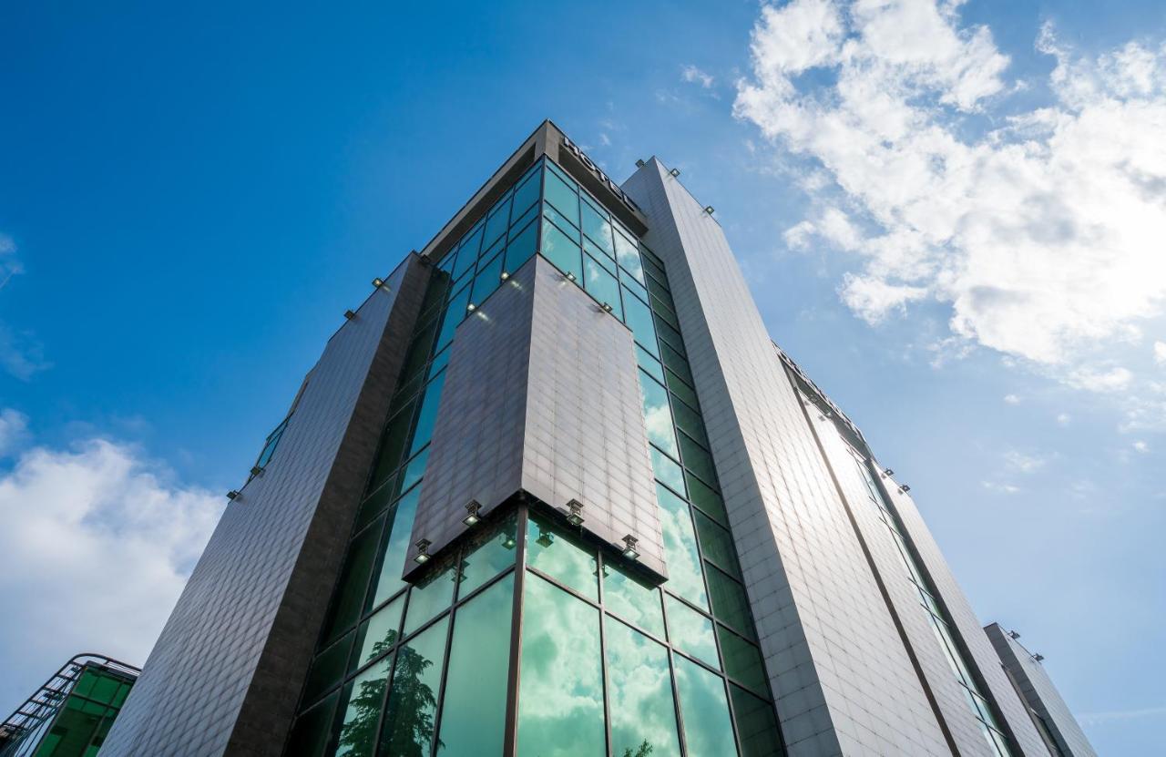 Capitol Hotel By Umbrella Tbilisi Exterior photo